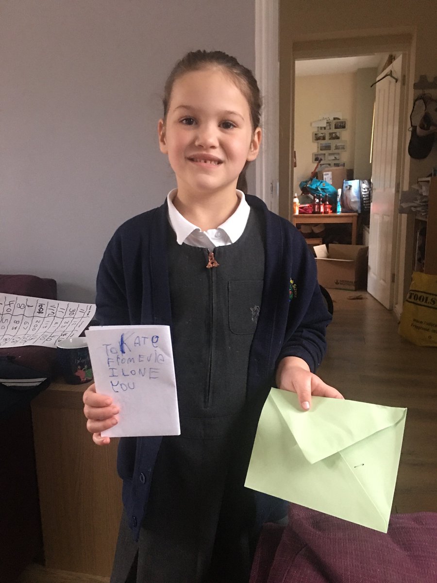 shellbellalder's tweet photo. @BrowneClass @witton_walkce 
Evie sent a letter to her godmother who lives far away To cheer her up #randoma ctofkindness https://t.co/maJhsPD9xl