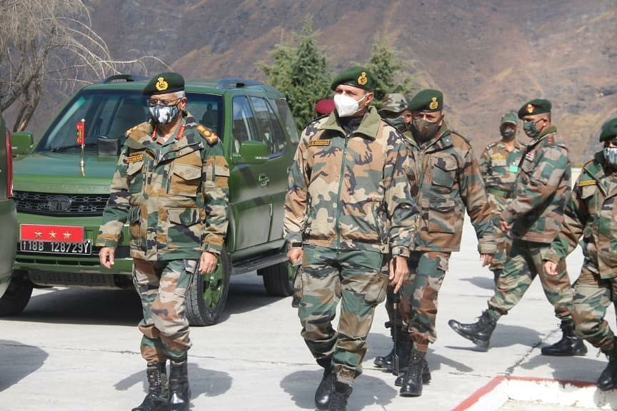 Defence_Nation's tweet photo. #COAS General M.M Naravane is on a 2-day visit to Army Formations in #Uttarakhand to review the Security Situation and Operational Preparedness.
.
.
#NewsUpdate #defencenews #defencealerts #Visits #WednesdayMotivation #NationaFirst #DefenceForNation #IndianDefence https://t.co/HRirg1h9l4