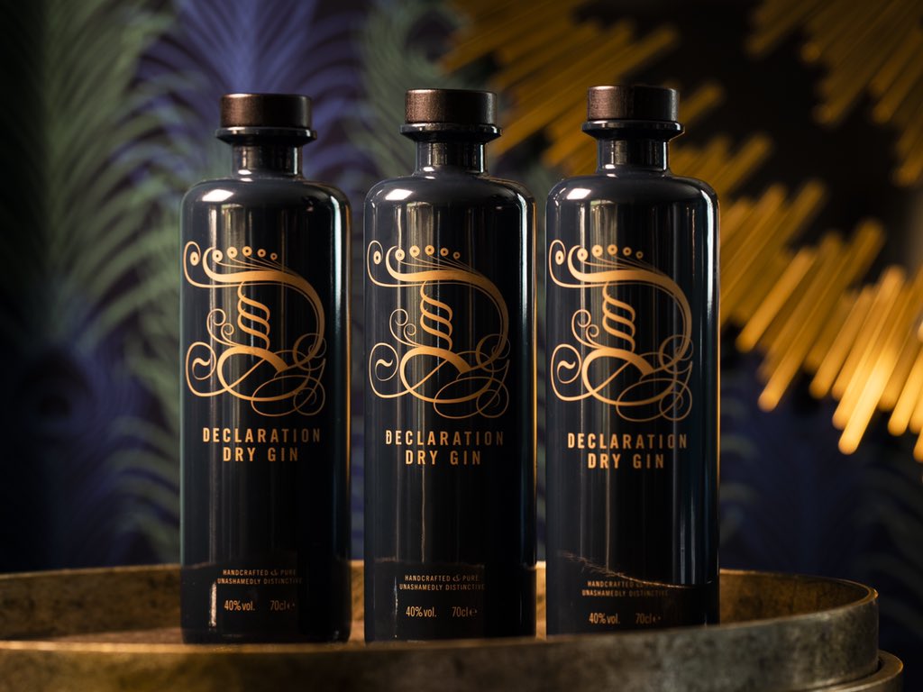 Declaration_Gin's tweet photo. Make the most of our #freedelivery promotion ๐ throughout November via https://t.co/uydr8ruuQG to get your drinks cabinet nicely stocked up .. simply quote โfreeshipโ๐ธ๐
.
#declaration #timetodeclare #declarationgin #freedelivery #organic #premium https://t.co/VZLQGKU2Fo
