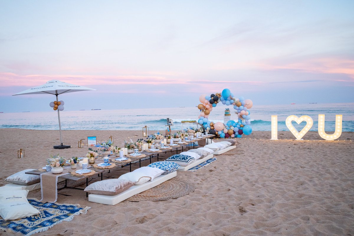 andimahle's tweet photo. What's not to love about this scenic celebration by the ocean.

Mexican themed picnic setup

#andimahlebuildingevents #andimahle #eventdesigner #creative #eventplanner #southafrica #celebrations #decor #luxurious #durbanevents #eventsdecor #summer #picnic #beach #themedevents https://t.co/BrJjBM9cXu
