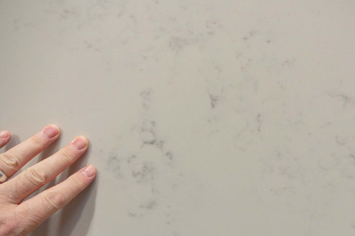 We’re obsessed with this kitchen design ✨. 

We’re finding more &amp; more of our customers having two tone cabinets in their kitchens. Our Subtle marbly quartz, Affordable Carrara is a universal stone that goes with majority of cabinet door colours.