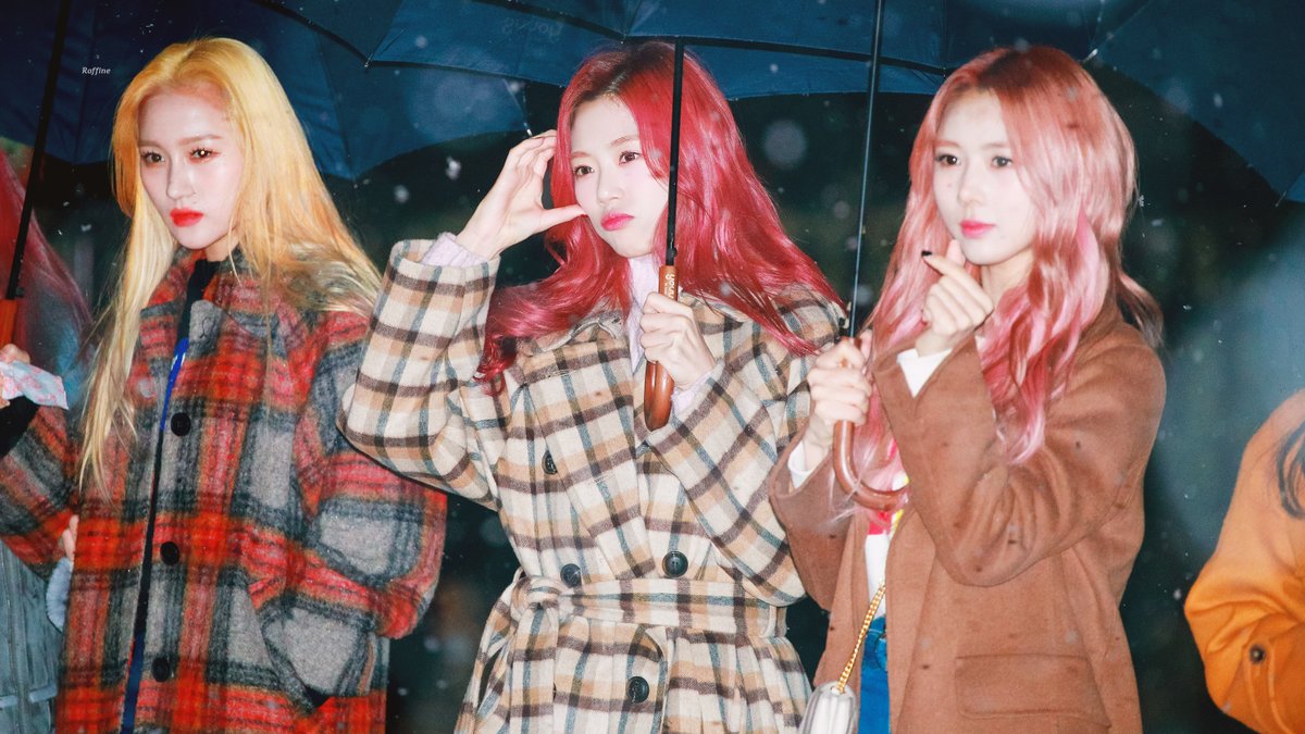 Raffine0517's tweet photo. 190215 뮤직뱅크

#드림캐쳐 #지유
#Dreamcatcher #JIU https://t.co/kul0i5V155