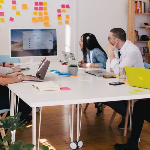 patrick_vallon's tweet photo. Conversation entre @desmazery et Jean-Christophe Perrin, Head of Digital &amp; Product chez @makesense. Hybride de CTO, de CPO et de Head of Growth, il utilise les pratiques utilisées dans les produits et les adapte au monde de l’impact positif. Comment ? >>> https://t.co/VBJGMUA7jm https://t.co/EA6KJZ8kje