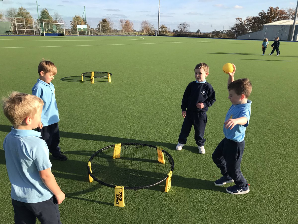 StGS_JunSport's tweet photo. St. Gerard’s Junior school loving the introduction of @Spikeball to our 20/21 PE program. The children are developing the skills of throwing, catching, passing and receiving. Spike on guys! https://t.co/7DlBxNf4hX