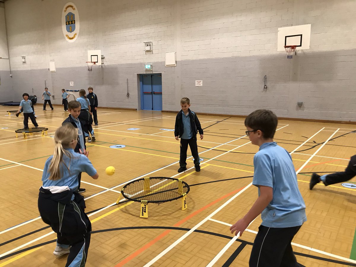StGS_JunSport's tweet photo. St. Gerard’s Junior school loving the introduction of @Spikeball to our 20/21 PE program. The children are developing the skills of throwing, catching, passing and receiving. Spike on guys! https://t.co/7DlBxNf4hX