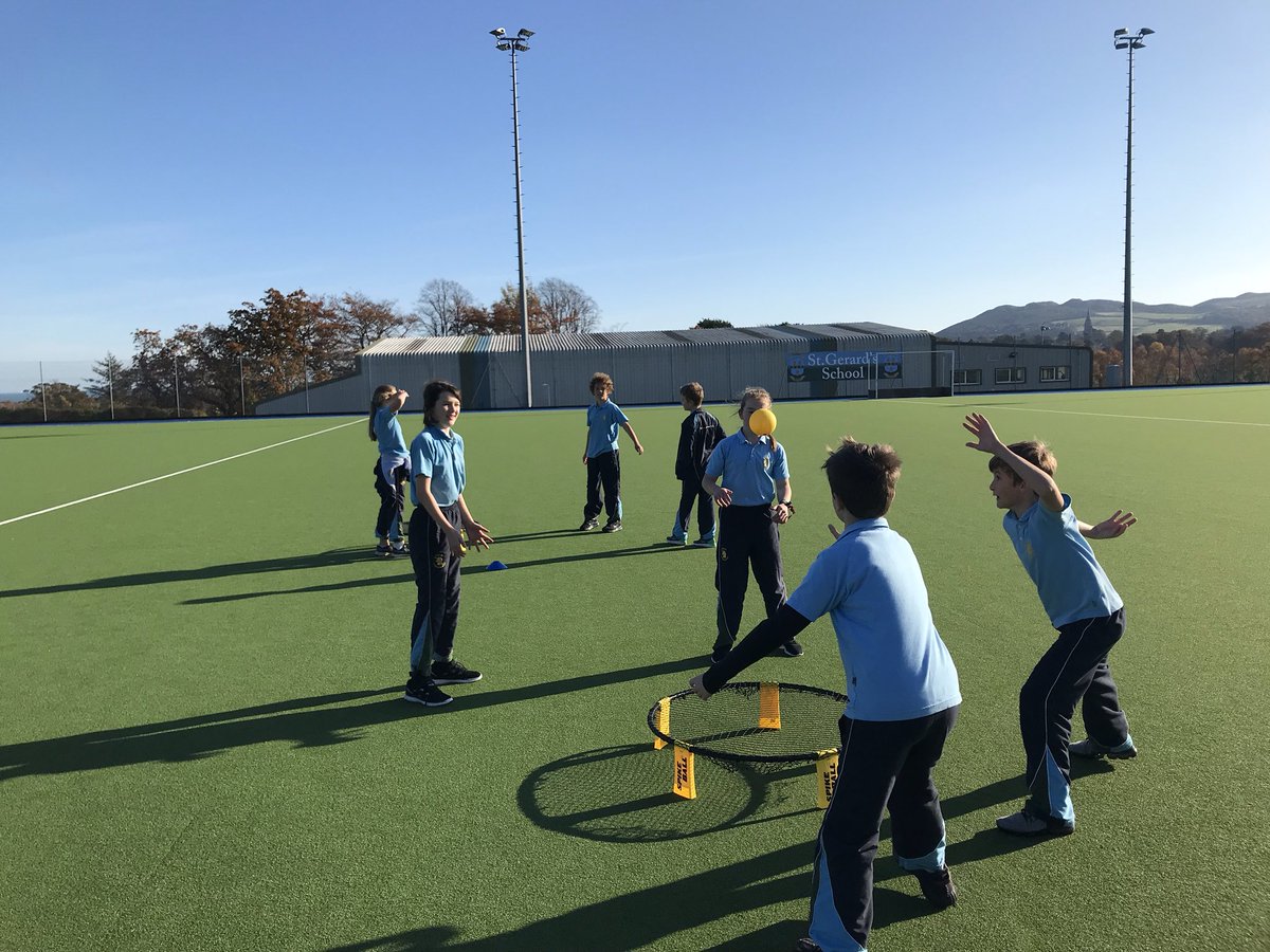 StGS_JunSport's tweet photo. St. Gerard’s Junior school loving the introduction of @Spikeball to our 20/21 PE program. The children are developing the skills of throwing, catching, passing and receiving. Spike on guys! https://t.co/7DlBxNf4hX