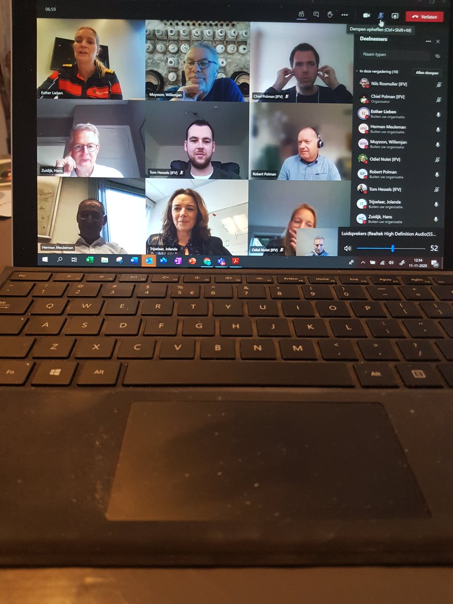 NilsRosmuller's tweet photo. Nu in overleg 'stuurgroep veilige energietransitie'. Landelijk 'regisseren en koersen' adhv ons koers- en uitvoeringsplan binnen vr's: wet en regelgeving, risicobeheersing en incidenbestrijding. https://t.co/kYUhEAgonu