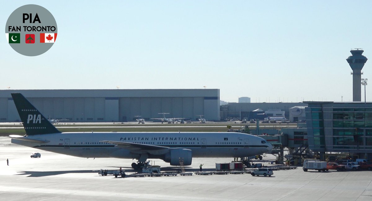 BiggestPia's tweet photo. PIA FLIGHT!

@Official_PIA  First Visit Of The Boeing 777-200ER (Retro Livery), #apbmg At @TorontoPearson As Flight #PK781 And #PK782 On 11/10/2020
———————————————-
#pia #pakistaninternationalairline #piaretrolivery #piatoronto #torontopearson  #pia777200er #firstvisit #pia777 https://t.co/jjlypfN8oP