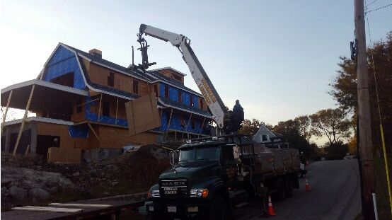 HinghamLumber's tweet photo. Another successful delivery! This one was a bit more complicated than others but we were happy to help this #Cohasset builder on the job site. @AndersenWindows #HinghamLumber #HLCDelivery https://t.co/Dyyiski58Q