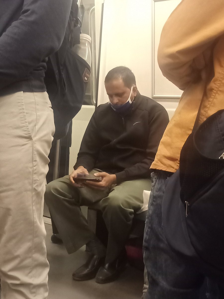 jane_benadict's tweet photo. This guy is not wearing mask properly and is Continuously coughing.
@OfficialDMRC plz look into this matter https://t.co/Ahbm1dozqy