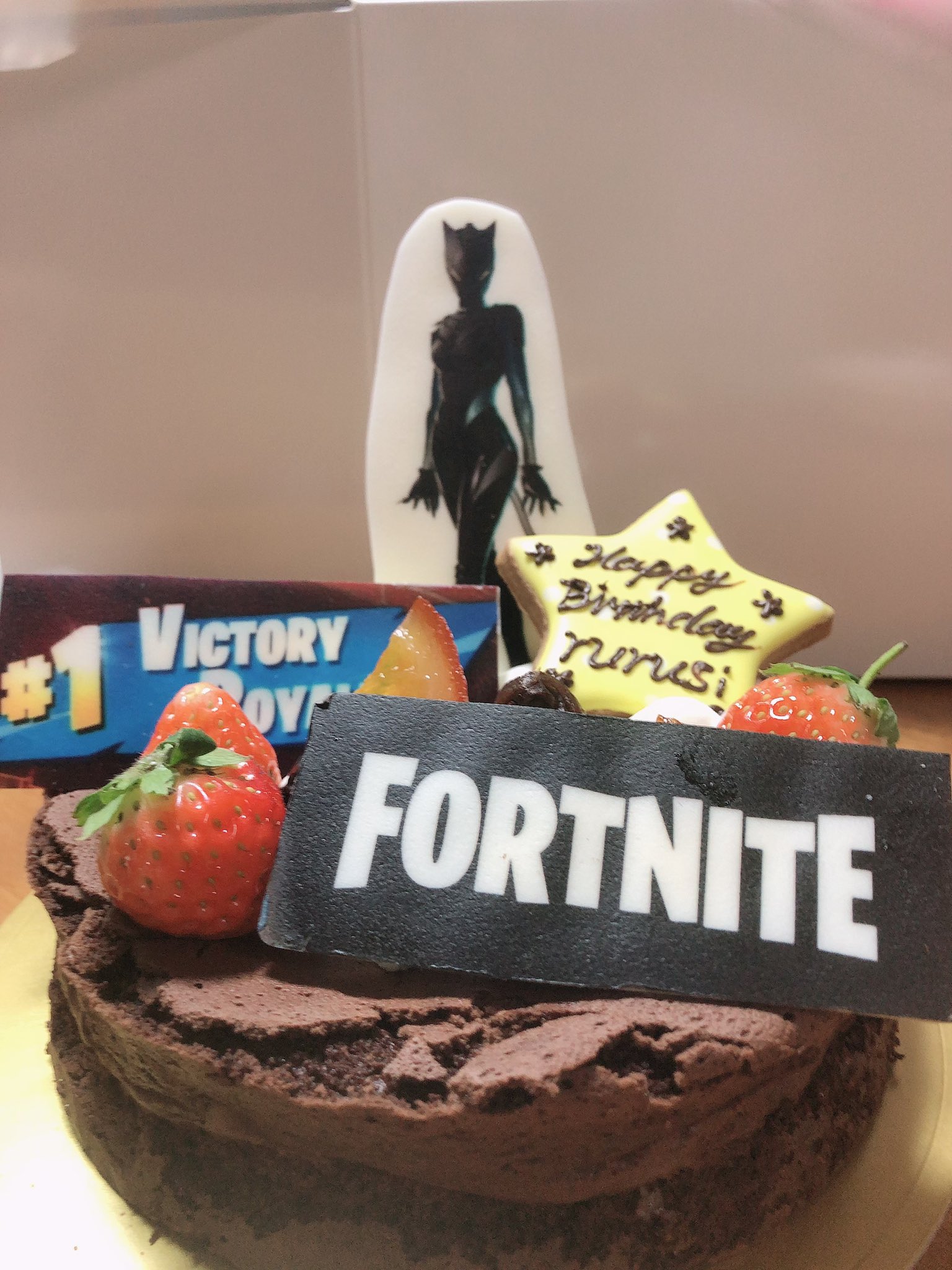 Drh Rurusi Twitterissa Fortnite フォートナイト 誕生日ケーキ 誕生日ケーキが最高過ぎる件ww 幸せだわw T Co Tmdco7itp2 Twitter