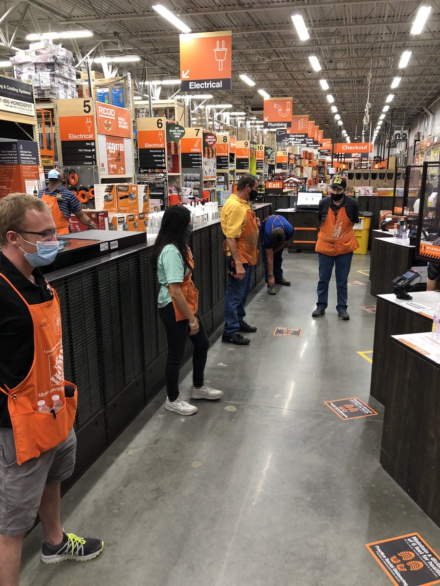 ToniNorwood6819's tweet photo. We Ready @ 6819! @AngelaDesJardi5 @FulfordUlanda @MagnoliaHD6819 #D79safetyfirst https://t.co/cR4q5xFP1H