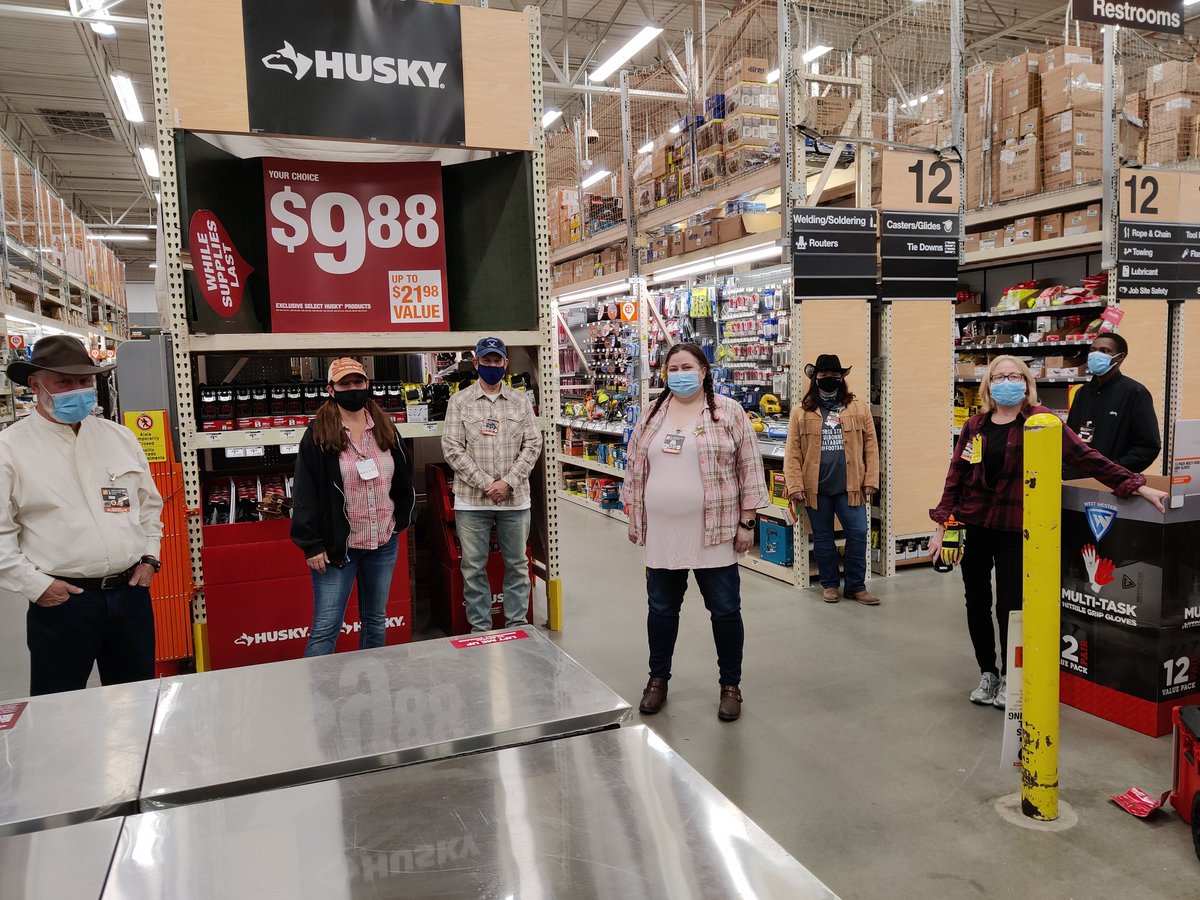 JaimiStadler's tweet photo. #SWMETPartnership Western wear day! Wylie 6589 🧡 @KyleSelf1 @tavares_gabe @StevenReynaHD @PruittKevin https://t.co/Al2GeQdLZ2