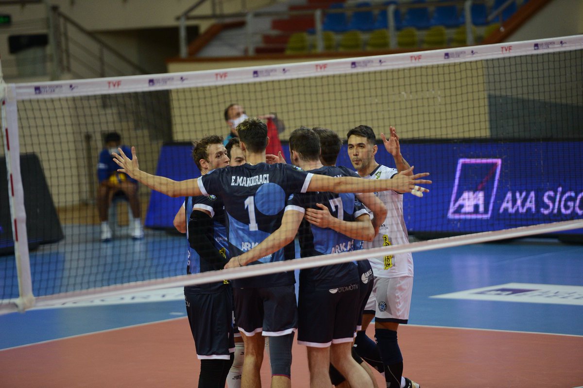 arkas_spor's tweet photo. 3.Set Sonucu
Arkas Spor 25-17 Sorgun Bld.
🔵⚪ 
#GoArkas 
#ArkasSporKulübü #ArkasSpor #voleybol #spor #sporkulübü  #men #club #volleyballplayer #coach #volleyballgame #game #ninesquared #EfelerLigi #axasigortaefelerligi #MaskeniTak https://t.co/Okc4wbXP9l