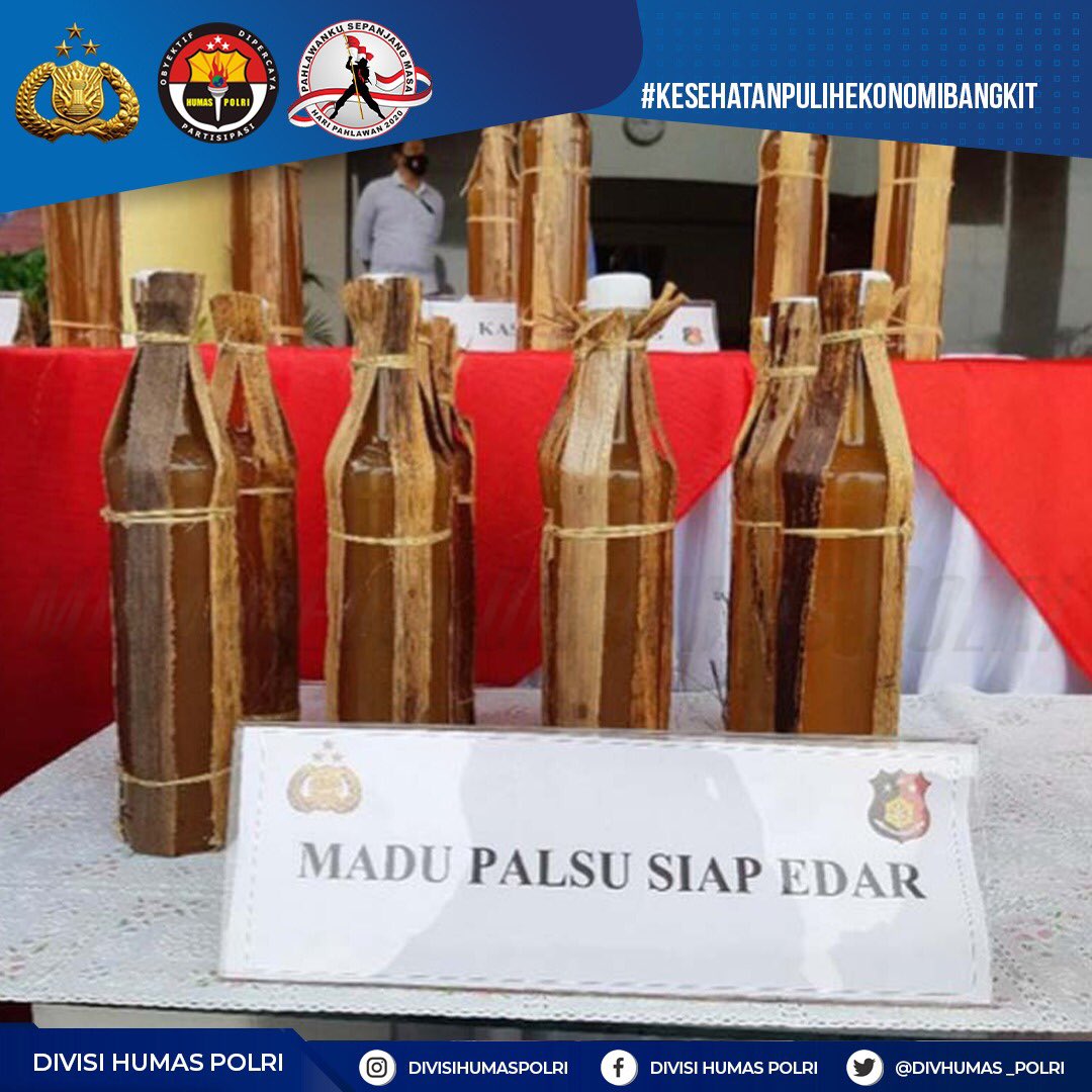 DivHumas_Polri's tweet photo. Polisi Grebek Pabrik Pembuatan Madu Palsu Beromzet Rp 8 Miliar

Polda Banten menggerebek sebuah pabrik pembuatan madu palsu di wilayah Joglo, Jakarta Barat, yang kerap diedarkan di wilayah Kabupaten Lebak, Banten. https://t.co/iT2OatXtG3