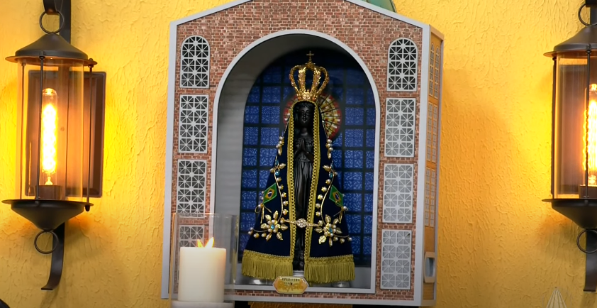 tvaparecida's tweet photo. Daqui a pouco começa o #FamíliaDosDevotos na #TVAparecida

E logo de início rezamos a Novena de Aparecida 📿

Quais os seus pedidos e agradecimentos? 🙏 https://t.co/Dnh9NtsywV