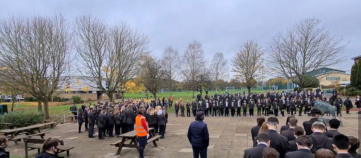 CharnwoodColl's tweet photo. Wonderful #RemembranceDay service and scenes @CharnwoodColl #SocialDistancing #classbubbles #PPE #loughborough #Charnwood @CharnwoodBC https://t.co/Pnn2OHxJOM https://t.co/3UUGbhb9Mv
