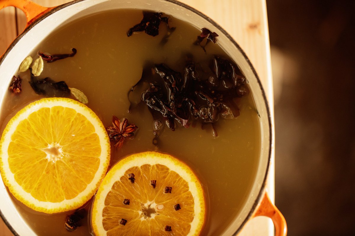 BlathnaMara's tweet photo. A perfect day for a mug of Mulled Carraigín and Apple. Check our website for recipe and shop for good Carraigín Moss! Add a deoch of whiskey for medicinal purposes 🧐
#carrageenmoss #irishmoss #coughremedy #irishseaweed #winterwarmer #deoch #expectorant #thisisirishfood https://t.co/FZPzW3c3Bs