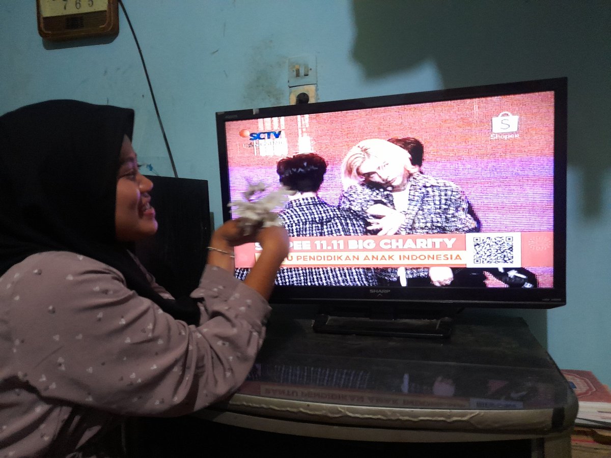 Sarange opaaaa....wlu tak bertemu langsung aku udah bahagia banget ketemu dan selfie via acara
<a href="/ShopeeID/">Shopee Indonesia</a>
 
<a href="/Stray_Kids/">Stray Kids</a>

#1111shopeestraykids 
#SelfieShopeeSKZ
#Shopee1111BigSale #stayhomeshopee #1111ShopeeStrayKids