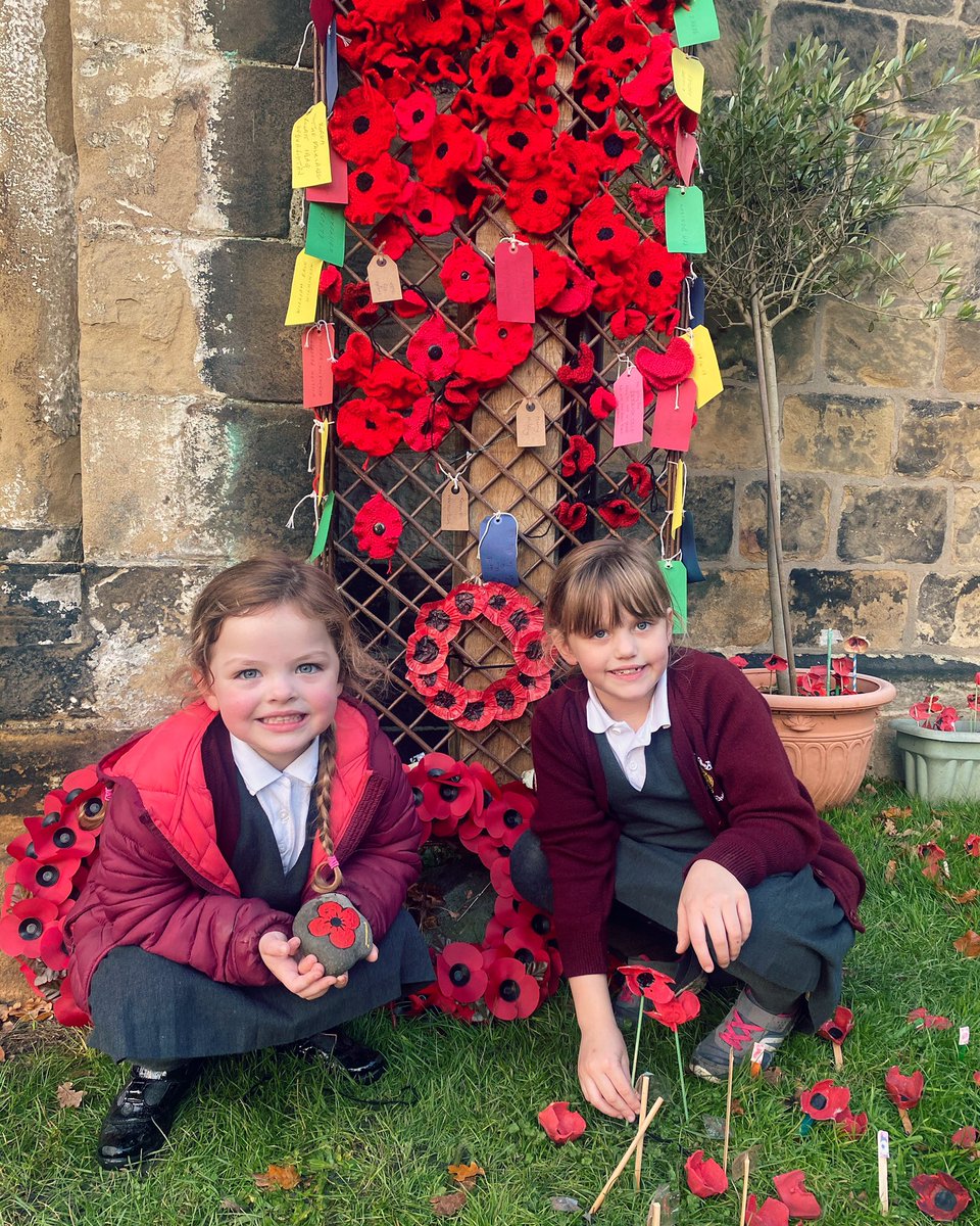 fionaerose's tweet photo. @Adel_P_Church Charlotte and Florence really enjoyed the poppy stone hunt yesterday - quite tricky actually with all the leaves 🍁☺️
It was nice to place their own handmade wreath to mark Remembrance Day. A little different this year but still very special ❤️ @Battye651 @sturosy https://t.co/iYA8piSDMb