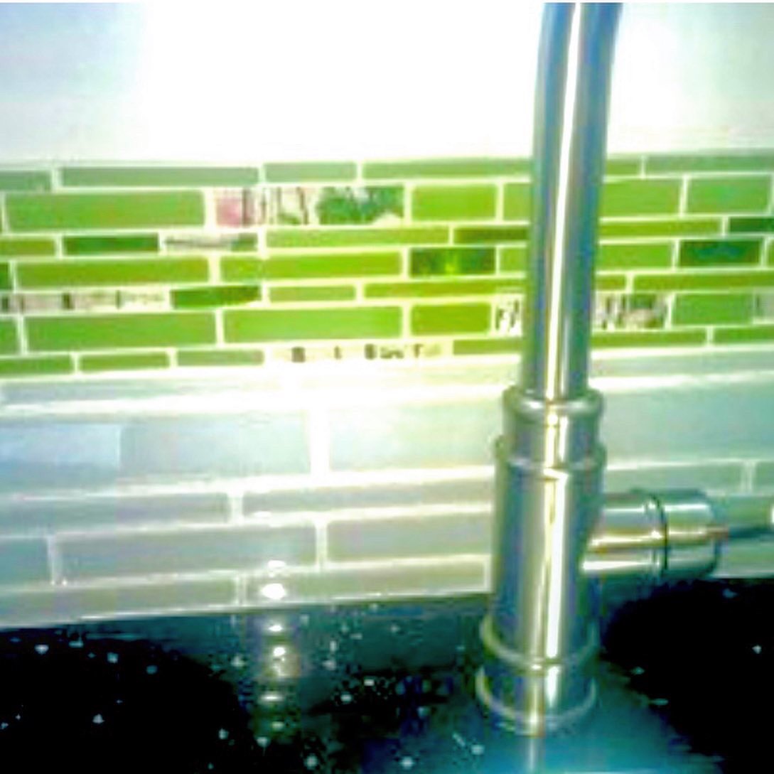 SusanJablon's tweet photo. Silver tile & lime green mirror tile bring the wow factor to your kitchen in our sensational Lime Green & Floral Linear Glass Tileπ€©π
#backsplash #kitchengoals #remodel #kitchendecor #kitchendesign #decor #glasstile #realestate #designideas #tiledesign #mirrortile #floraldecor https://t.co/JXZKTlJc1D