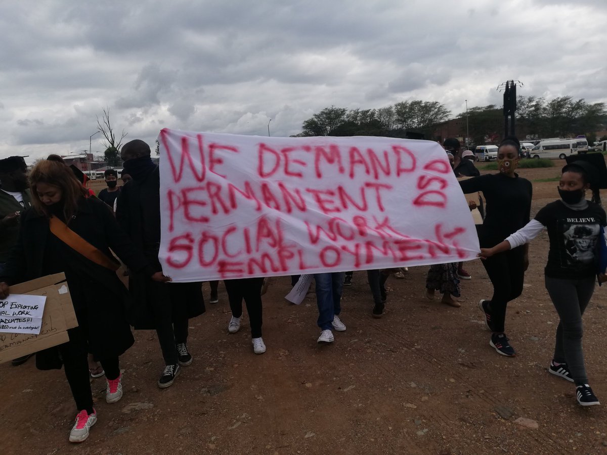 Kortess22's tweet photo. #EnoughIsEnough #employsocialworkers @PresidencyZA @daphney_ms @The_DSD @SABCNews @EFFSouthAfrica @eNCA @NEHAWU @masangobridget1 @unemployedSWSA1 https://t.co/WHWsq117NV