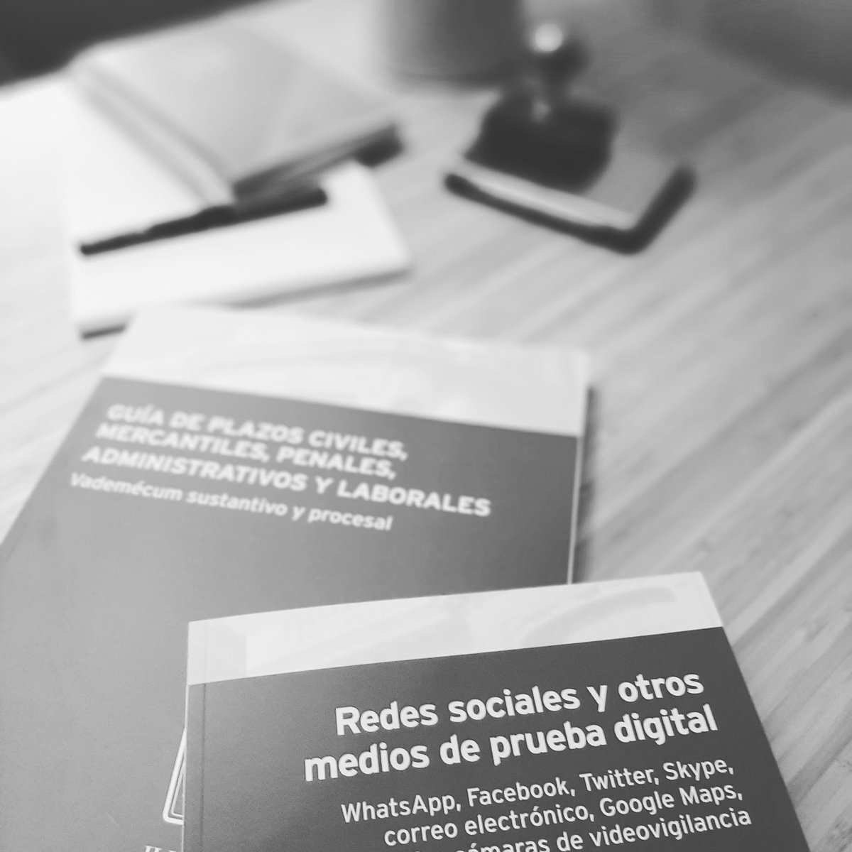 BCVLEX's tweet photo. En #BCVLex, siempre aprenderemos y siempre nos formaremos para ofrecer el mejor servicio posible a los que confíen en nosotros. Hoy, hemos recibido estas dos estupendas publicaciones editadas por @icam_es ! Muchas ganas de entrar en materia!
#derecho #aunaprendo #abogadosmadrid https://t.co/UzUduOnPa1