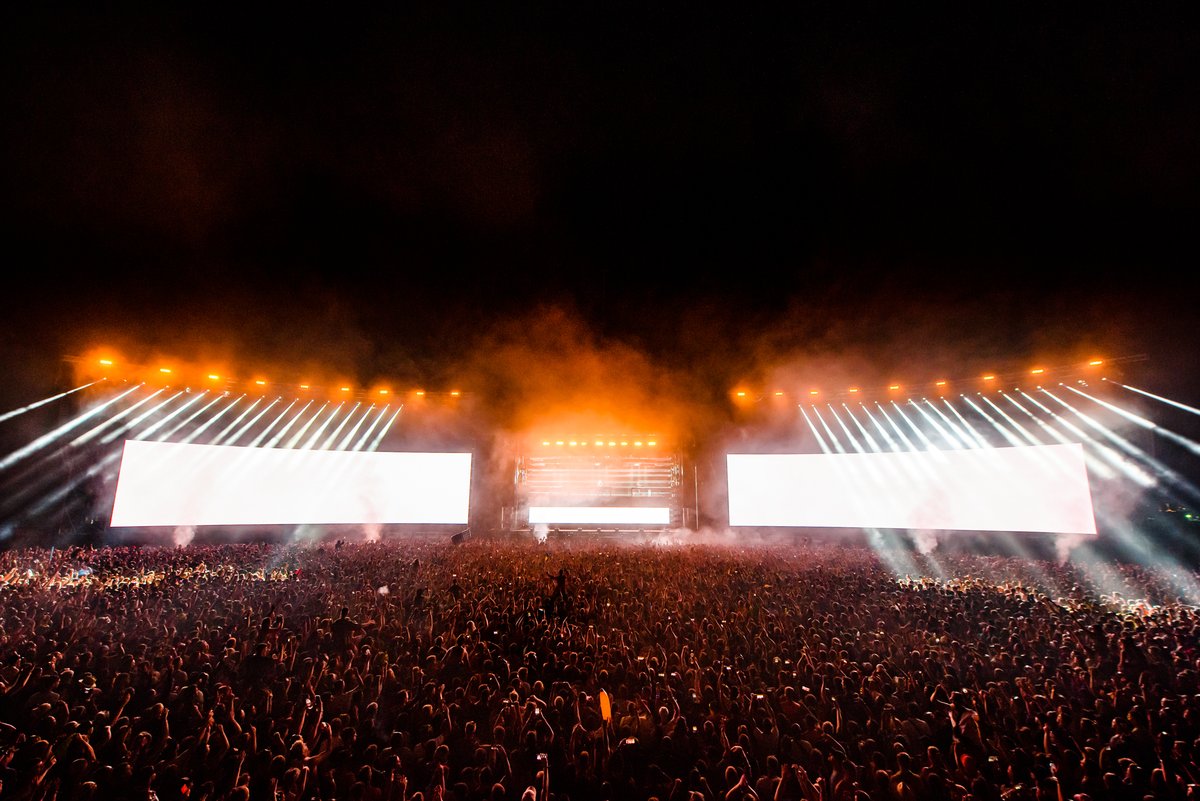 Creamfields's tweet photo. #ArcStage https://t.co/5UOskxzXbc