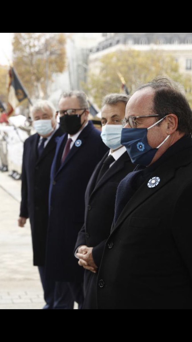 Monty_Brogan69's tweet photo. Sarko il est à deux doigts de démarrer Hollande. https://t.co/WKHugJFQdv
