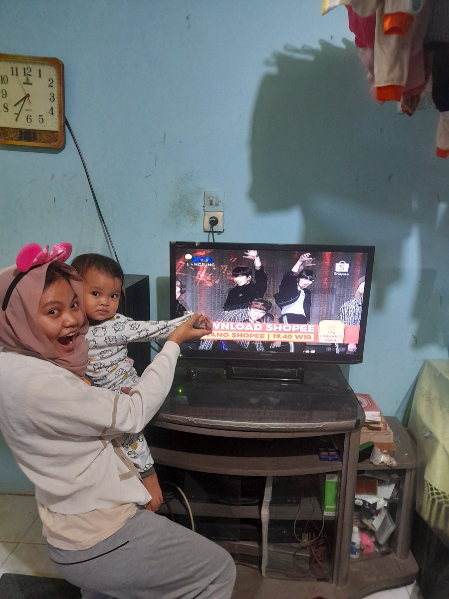 #SelfieShopeeSKZ Sarange opaaaa....wlu tak bertemu langsung aku udah bahagia banget ketemu dan selfie via acara
<a href="/ShopeeID/">Shopee Indonesia</a>
 
<a href="/Stray_Kids/">Stray Kids</a>

#1111shopeestraykids 
#SelfieShopeeSKZ
#Shopee1111BigSale #stayhomeshopee