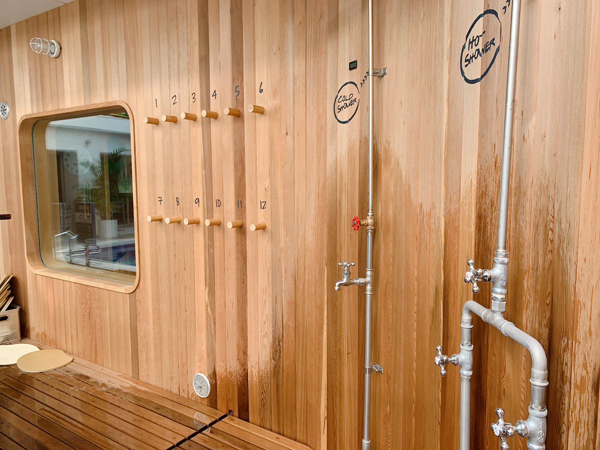 本日のサウナ🧖‍♂️
2020年11月11日　ととのえの日
SAUNACHELIN 2020にも選ばれた
8HOTEL
水着を着て入るタイプのサウナ🩳
サウナ内はセルフロウリュあり
水風呂ではなくプール
サウナの後のプールは最高！！
おしゃれな雰囲気で
いつもと違う感覚でサウナ満喫しました！整ったぁ