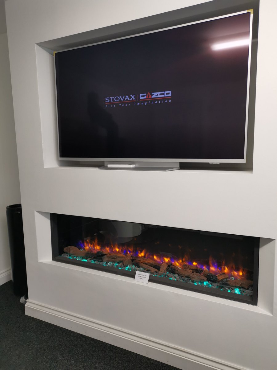 FireplacesView's tweet image. Gazco eReflex 135R electric inset fire, this is in our showroom 😍

Prices start from £1479.00

Have a question about this range? Email us on castleviewfireplaces@gmail.com

#electricfire #homeinspiration #staywarm