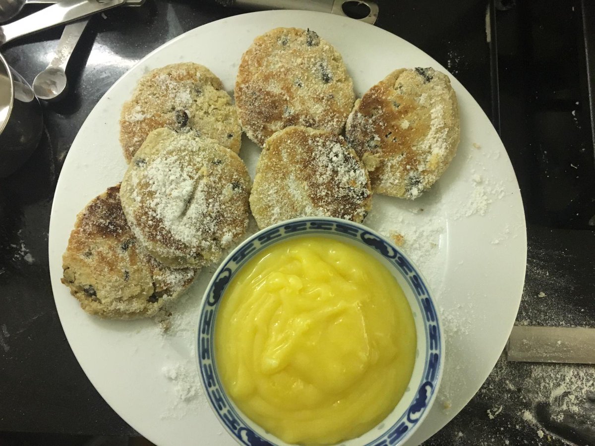 awclondonorg's tweet photo. Part 3 of our British Baking Class series did not disappoint! This week we learned how to make Welsh Cakes and homemade lemon curd. Come join us next week for our final class as we learn how to bake Sticky Toffee Pudding and Chocolate Biscuit Cake. 👩‍🍳

https://t.co/8uDBUpGWTZ https://t.co/5heBgFLWAp