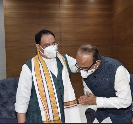 irakeshguptabjp's tweet photo. बिहार चुनाव में पटना ज़िला व आस पास के21विधानसभा चुनाव प्रभारी के नाते कार्य करते हुए बड़े भाई @ashishsood_bjp जी ने जिस तरह पार्टी के कार्यकर्ताओं ने आपके नेतृत्व में विधानसभाओं पर जीत हासिल की,देख कर दिल बहुत खुश हुआ बिहार के देवतुल्य मतदाताओं को धन्यवाद।
@JPNadda @blsanthosh https://t.co/adtOgCDmw2
