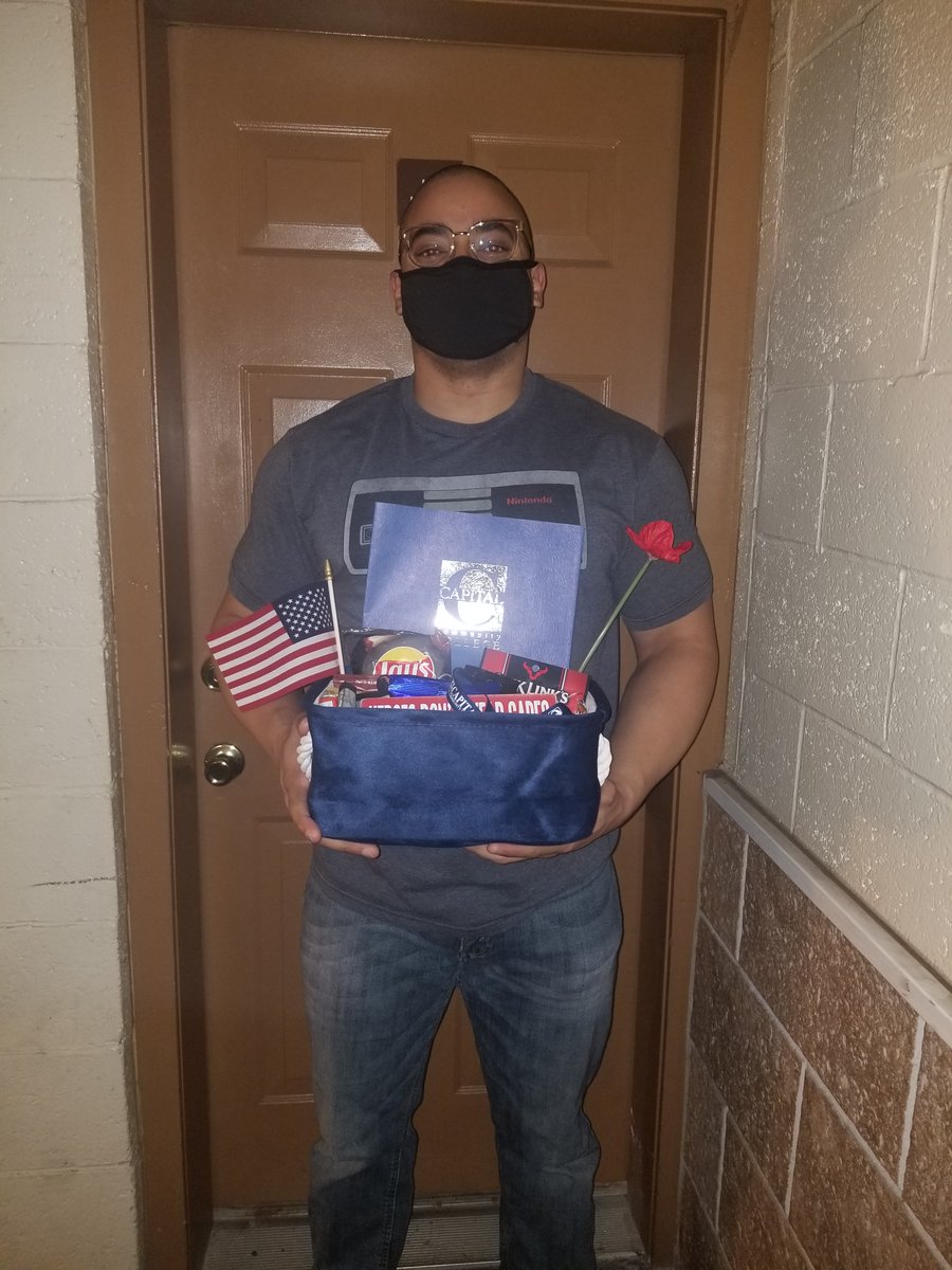 ctstatecapital's tweet photo. In honor of #VeteransDay our Veteran Services Associate, Milgrid Guzman made special deliveries to our student veterans. Your Capital family appreciates the sacrifices that you have made. Thank you for your service. https://t.co/dZ9rumpEdS