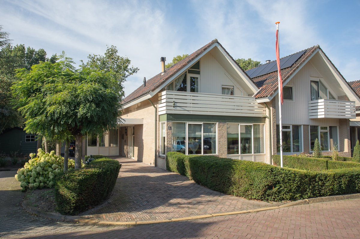 In prijs verlaagd👍. 
Check:

weghorstmakelaardij.nl/woning/vriezen…