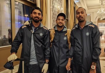 KarandeNilesh19's tweet photo. Best of luck #timeindia
@BCCI @imVkohli @klrahul11 https://t.co/UJn3QGIlzZ