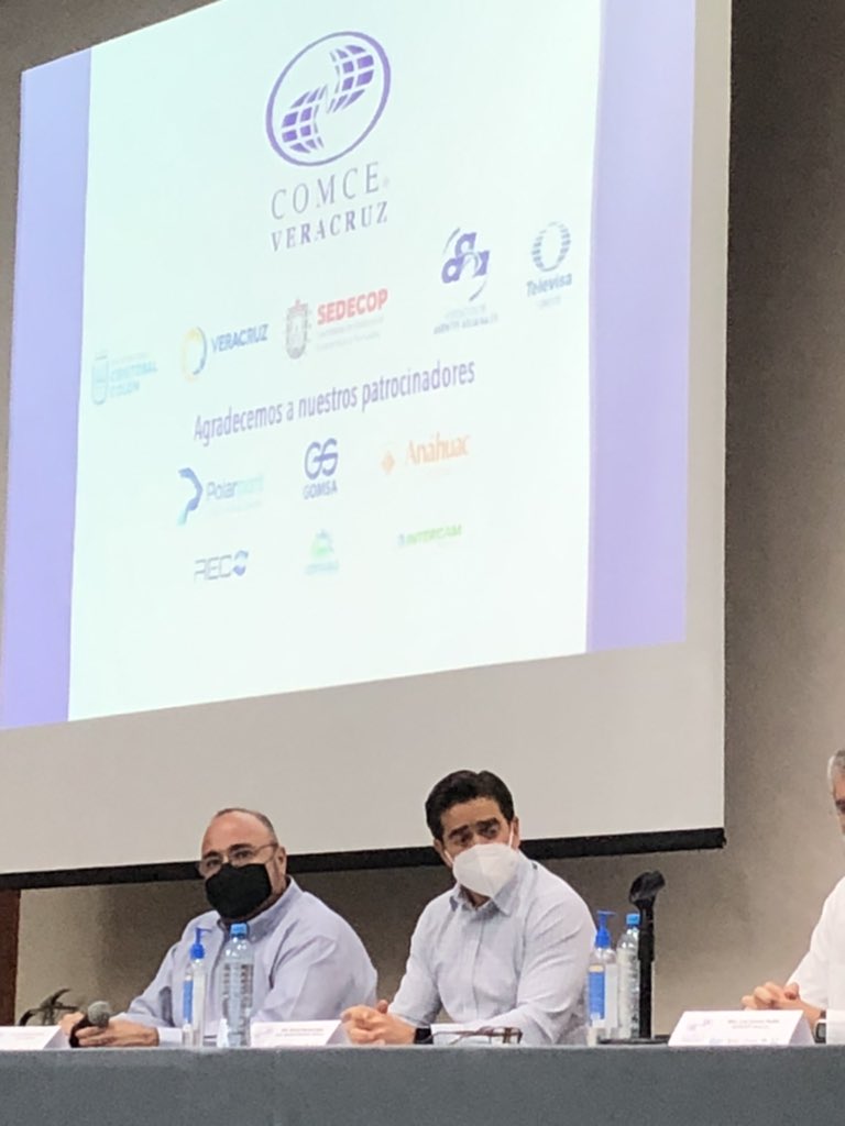 Rueda de prensa segundo Encuentro de Comercio Exterior Sur - Sureste <a href="/Man_rey/">Manuel Reynaud</a> <a href="/comceveracruz/">COMCE Veracruz</a> <a href="/ComceOficial/">COMCE</a> <a href="/AAAPVER/">AAAPVER</a> <a href="/RevistaPortum/">Revista Portum</a>