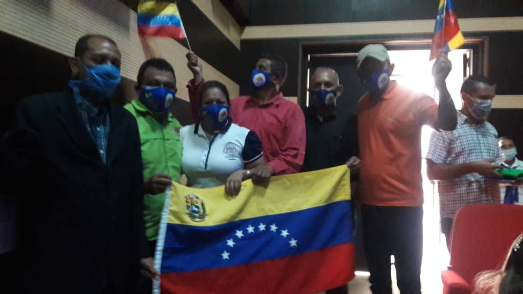 MovSocialPsuv's tweet photo. #NotiMippCI El Pueblo de Dios Se ha Levantado En el estado Barinas A Declarado Victoria En el Nombre de Jesucristo @Mocev2020 Para los Candidatos Del @GPPSimonBolivar
@ViveTVOficial1 @PartidoPSUV @NicolasMaduro
#MáximaProtecciónSocial https://t.co/8zgKT3d6nZ