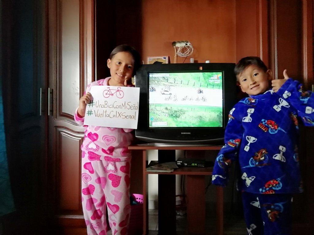 SMarcela10's tweet photo. @SenalDeportes @SenalColombia
@RTVCco @BiciGoga @PrensaPaez @carbiKe86
Desde Sogamoso, Luisa María y Samuel Ramírez acompañando a #VueltaColXSenal #UnaBiciPorMiSenal 🚲🚲 https://t.co/GPLOqeqQcu
