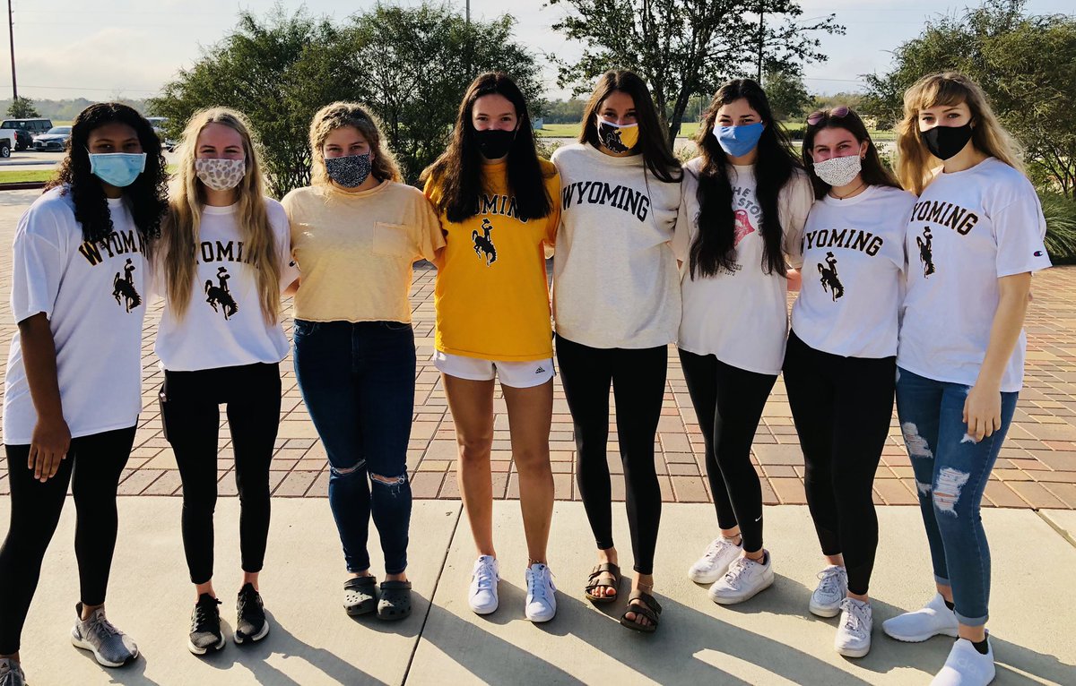 AlvinJacketVB's tweet photo. ๐คOfficially @WYO_Volleyball Bound๐งก
Congrats ๐ @teresaagarzaa on signing her NLI today. Wyoming is getting a great athlete and even better person ๐คฉ
#initialsigning #jackettopoke #NCAA #AV4L https://t.co/J2A2dF7FvZ