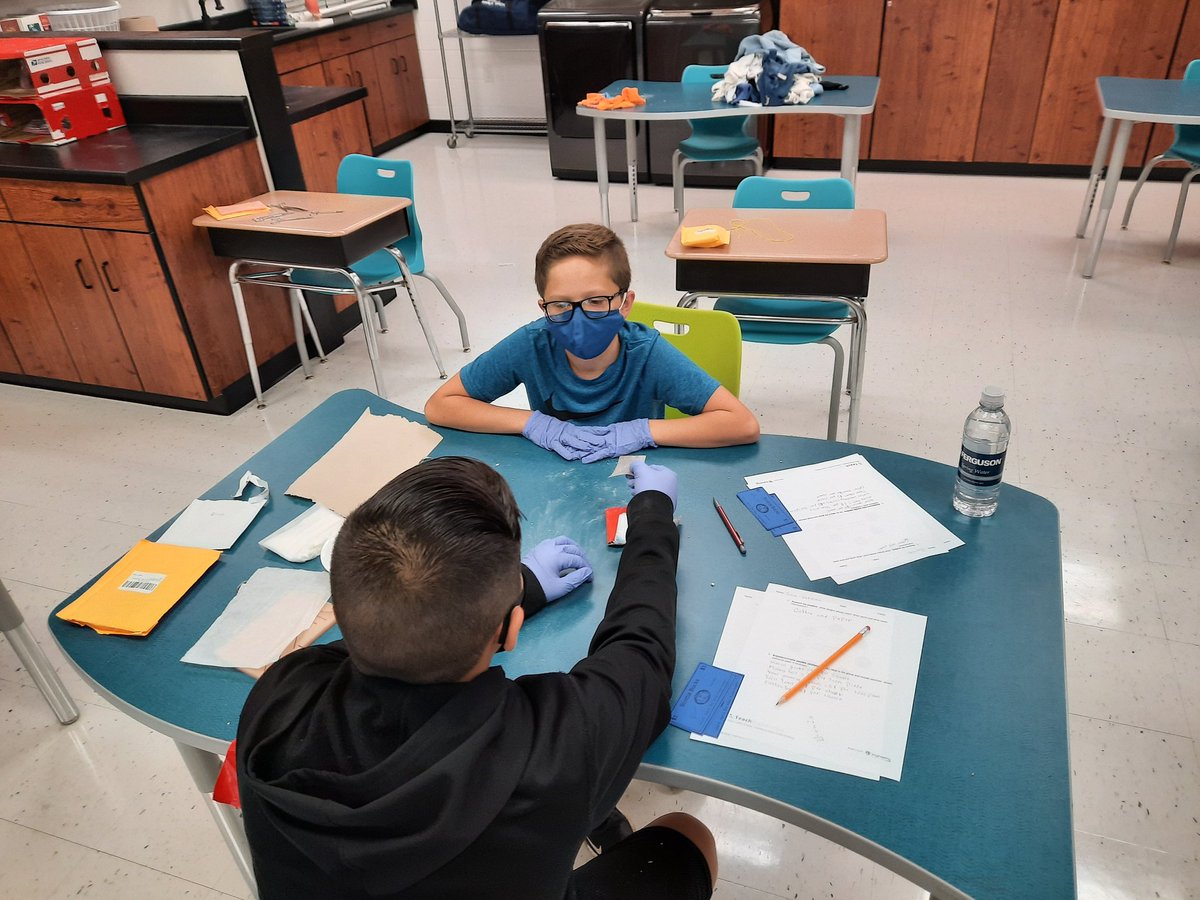 millerscience87's tweet photo. Small group sessions @GlasgowScotties middle school designing bandages for head wounds. #AdvancedMedicine https://t.co/fQ3kncg5pC