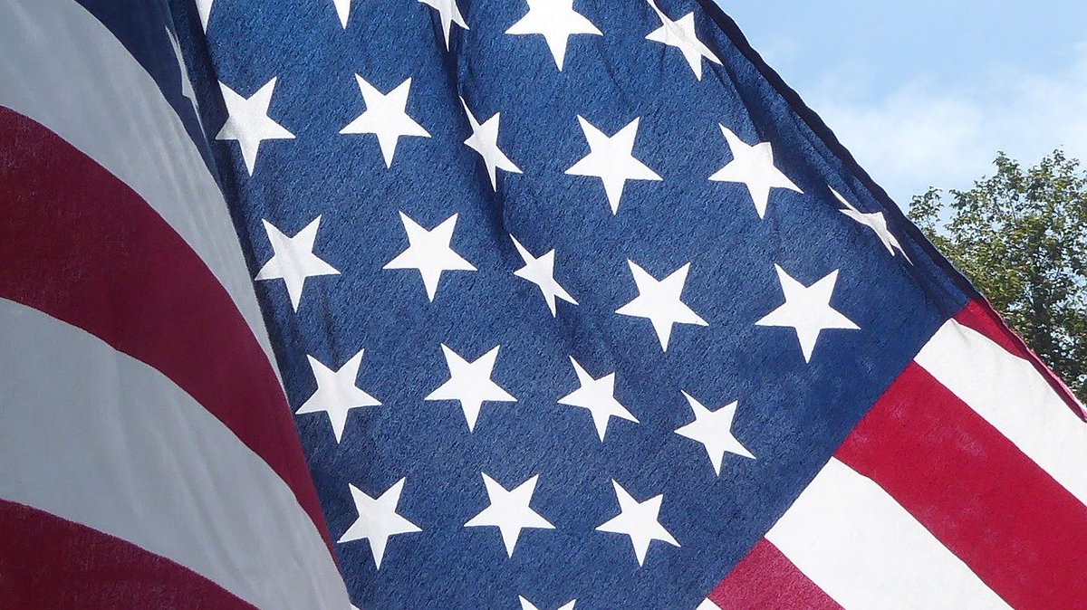 Eastburngray's tweet photo. On this #VeteransDay, and every day, we celebrate and honor those who have served and continue to serve our country. https://t.co/pRNnJ2jOq8