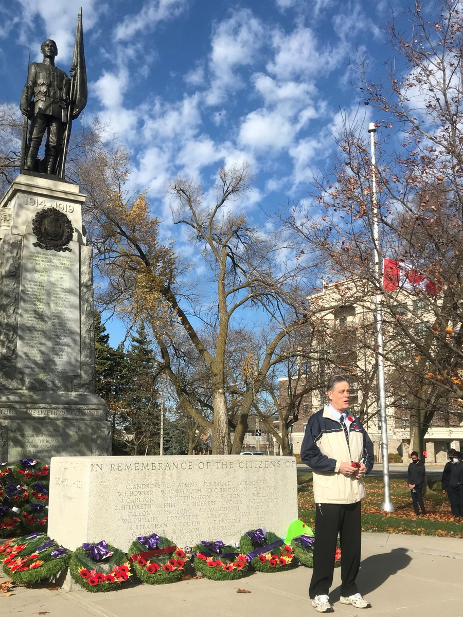 Despite the scaled back ceremony, the brave men and women who fought and died to protect our freedoms will be remembered today and forever. Thank you to the Royal Canadian Legion-Battlefield Branch 622 for allowing me the honour of placing a wreath in remembrance #CanadaRemembers