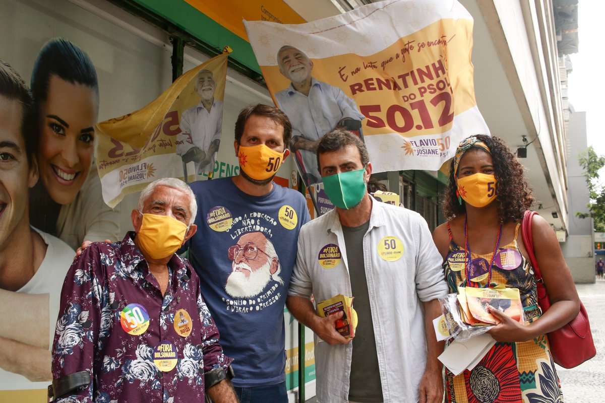 renatinhodopsol's tweet photo. @MarceloFreixo está em Niterói, na caminhada #viravoto do @serafinipsol e @JosianePecanha. O deputado federal e cria da cidade passou também em nossa banquinha, em Icaraí. Seguimos em nossa luta coletiva para transformar Niterói! https://t.co/hNBWLPvnMI