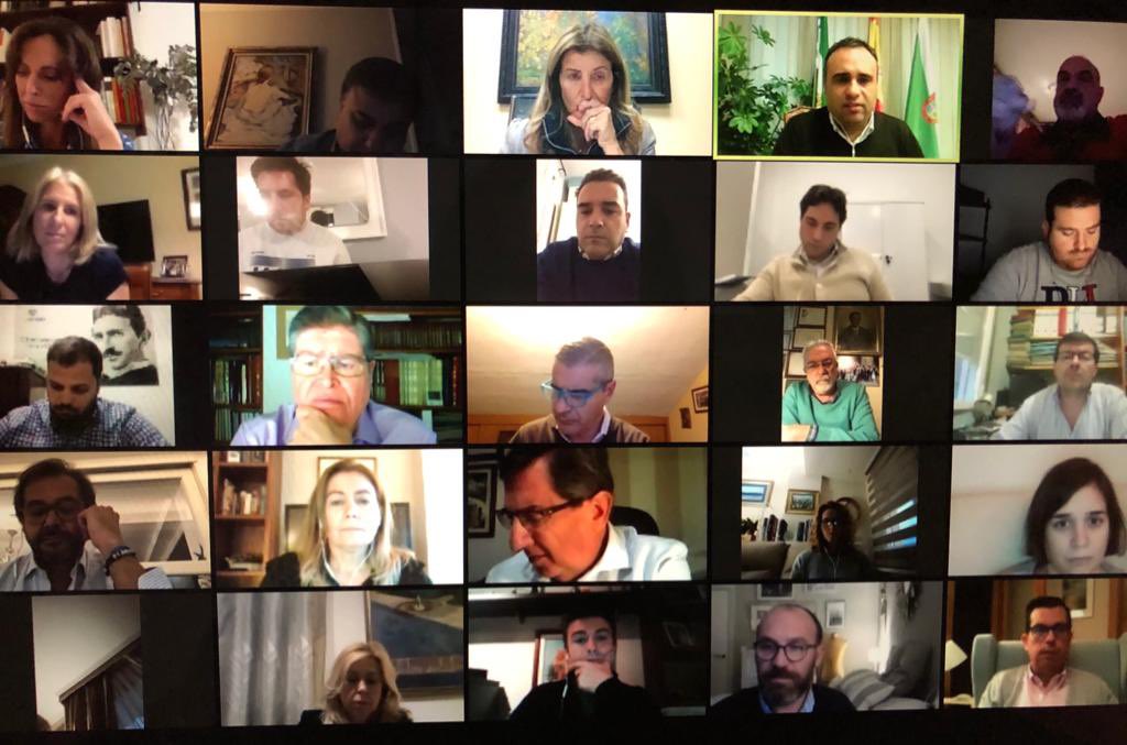 ppgranada's tweet photo. Gran éxito de convocatoria en el encuentro del #distritoRonda
➡️ Medio cententar de afiliados se reúnen con el presidente provincial del 🅿️🅿️ @franalhendin y cargos públicos para hablar de la situación de la ciudad. Seguimos trabajando ➡️ #GranadaSaleAdelante #NosUneGranada https://t.co/OMRWZ9W2n1