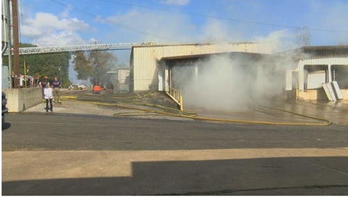 Meatingplace's tweet photo. Explosion, fire blows up Tyler, Texas turkey processor's Thanksgiving. https://t.co/j5adxkvKVT #Meatingplace #GreenbergSmokedTurkey https://t.co/KxKl5Xm9X3