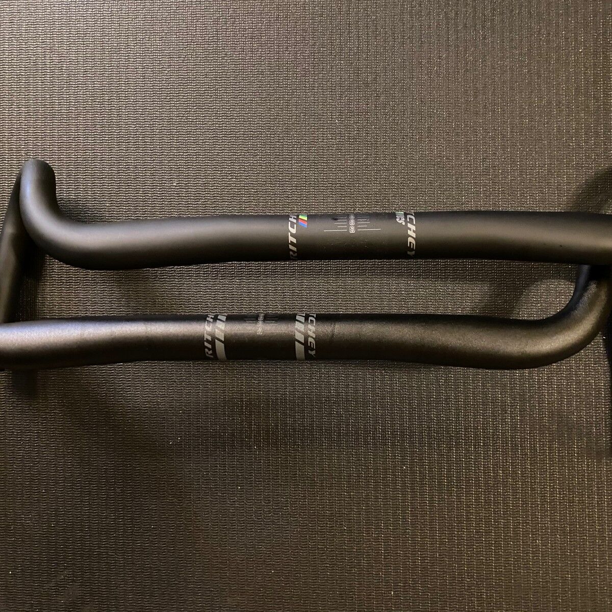 VeloNutCom's tweet photo. Another look at the Ritchey Beacon handlebar, examining the differences between the WCS version with the Comp version. Is one really better than the other? Read up on what makes the WCS a better bar than the Comp! #cycling #bicycles

https://t.co/WRblLZIXOG https://t.co/7j2Ku8WBEP