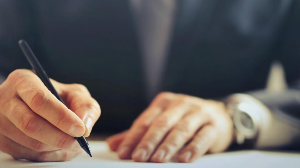 SEG_LLC's tweet photo. How do the Aristotelian principles of Logos, Ethos, and Pathos impact your #executive presence? We can think of these concepts as clarity, credibility, and connection. With this formula, #leaders can begin to #communicate powerfully and persuasively. https://t.co/KWpxMg8icj https://t.co/0AG6gER82w