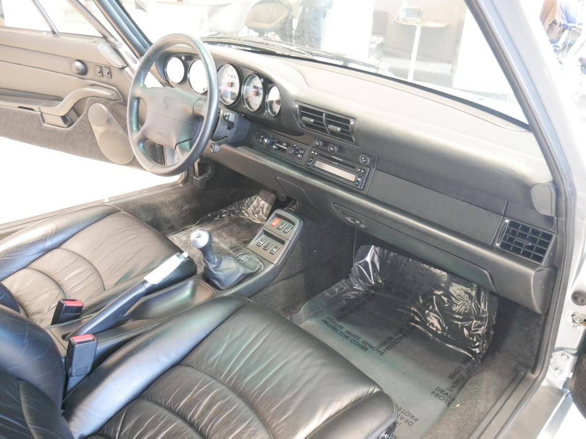 porschelife31's tweet photo. This 1996 #Porsche 993 Turbo Coupe is finished in the beautiful Polar Silver over a Black leather interior. It has only been driven 37,881 original miles and is equipped with the highly desirable 6 speed manual transmission. #Classifind

▶️ https://t.co/Kt93xjknhl https://t.co/AFc6NPKxz0